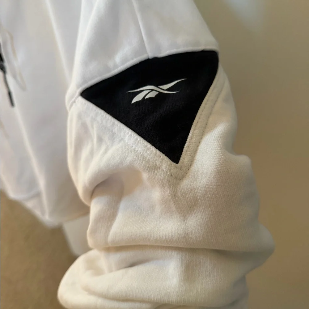 Cropped Reebok Hoodie - Picture 3 of 4